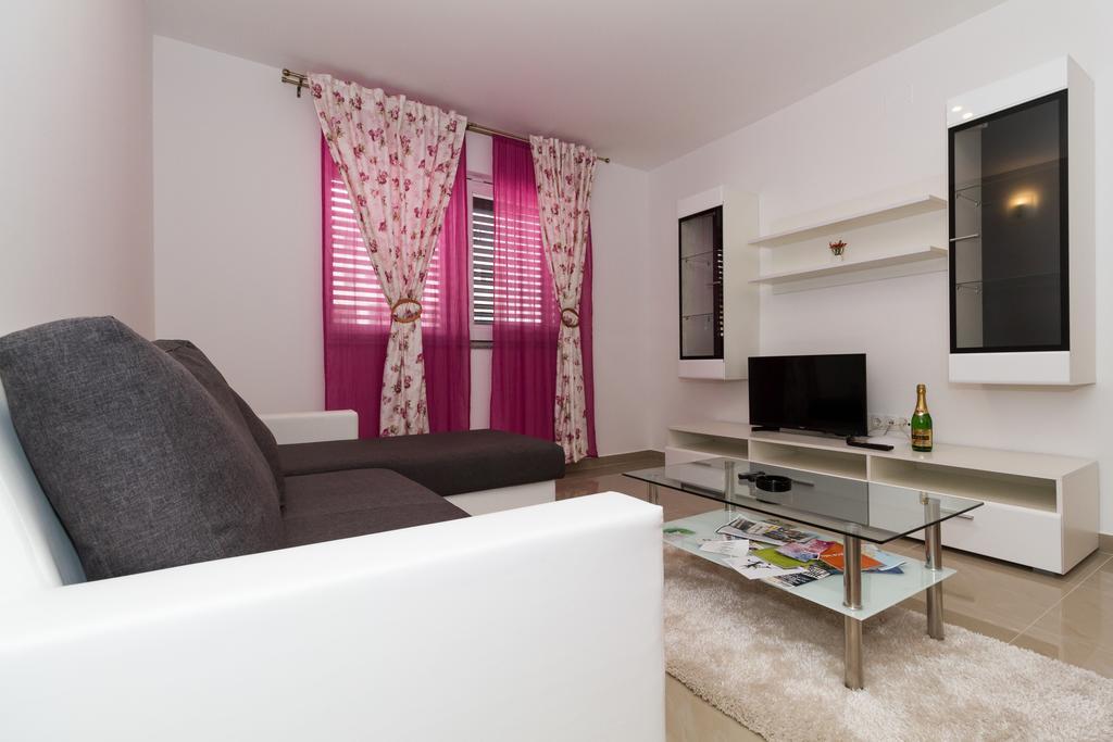 Apartments Villa-Ines Center 沃迪切 外观 照片