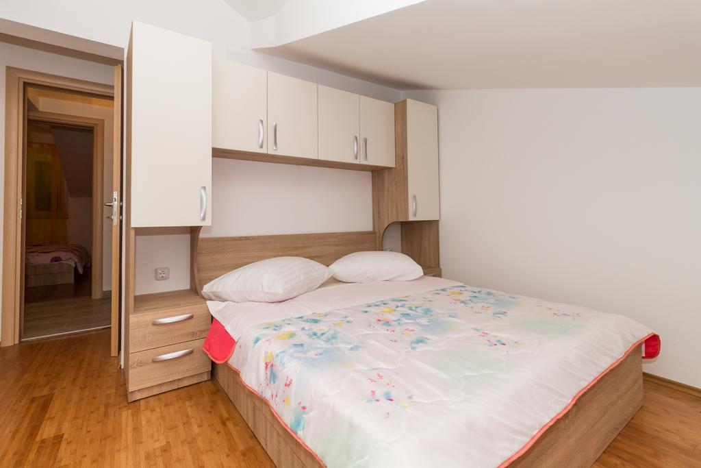Apartments Villa-Ines Center 沃迪切 外观 照片