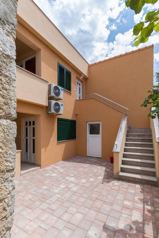 Apartments Villa-Ines Center 沃迪切 外观 照片