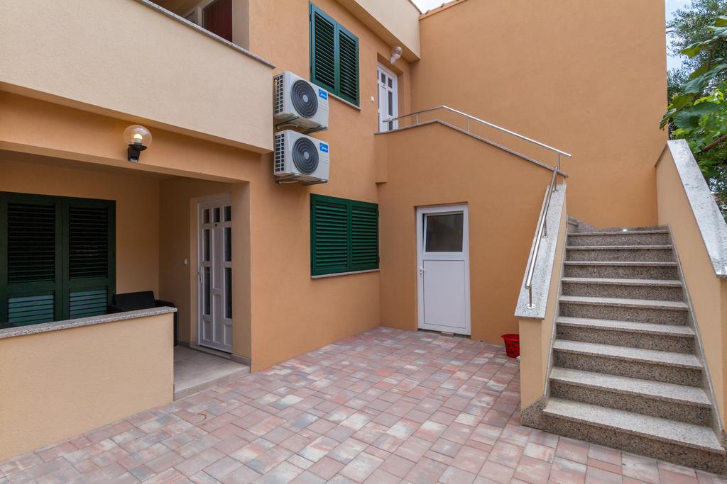 Apartments Villa-Ines Center 沃迪切 外观 照片